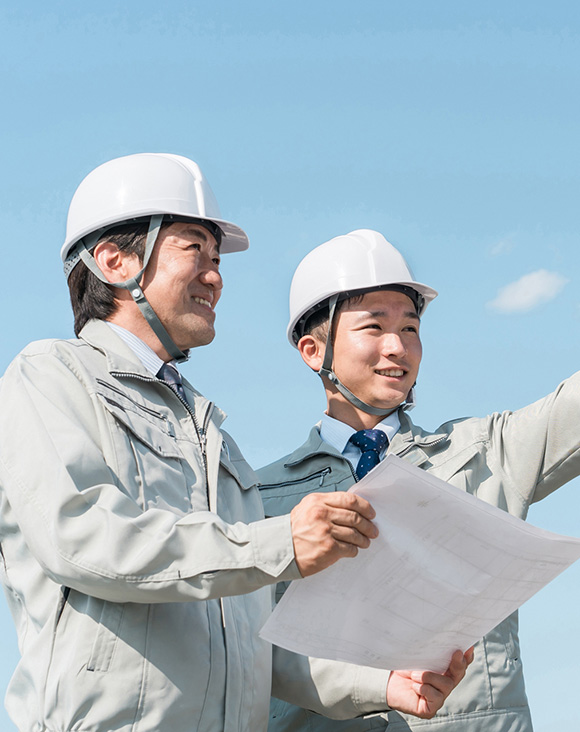 建設業許可申請をサポートする様子